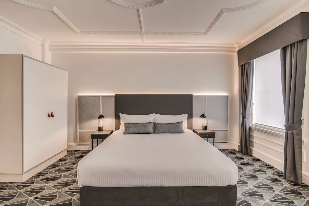 Room at The Savoy Hotel On Little Collins, MELBOURNE