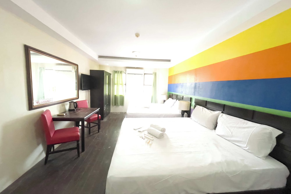 Fave Hotel Angeles City 18/37