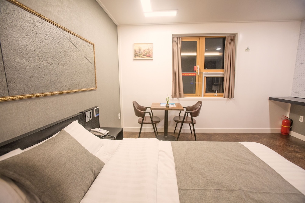 Hotel Major 2 37/51