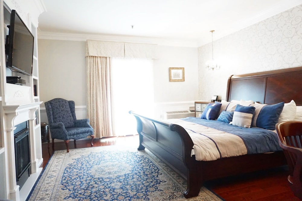 LITCHFIELD INN 12/74