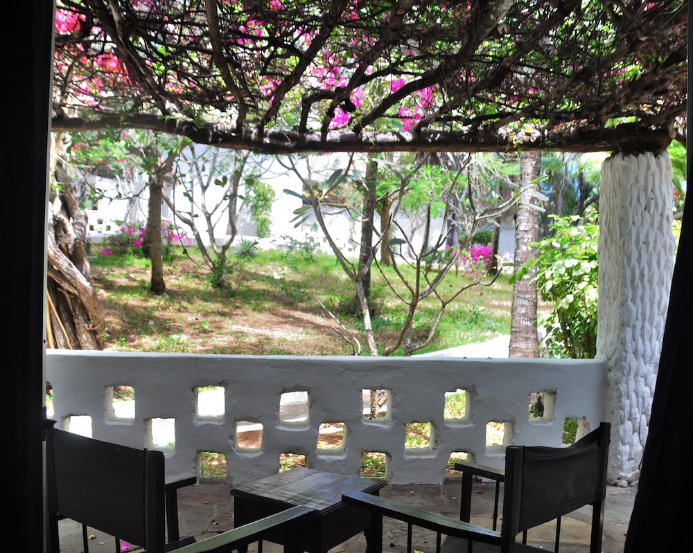 Barracuda Inn Resort 6/51
