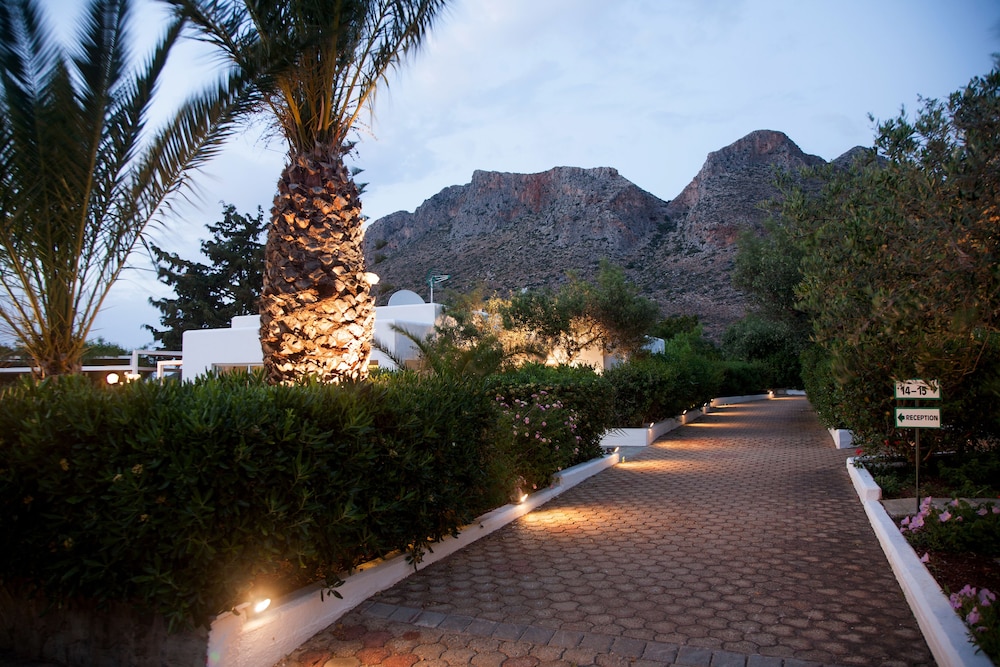 Artemis Village Apartments &amp; Studios 37/50