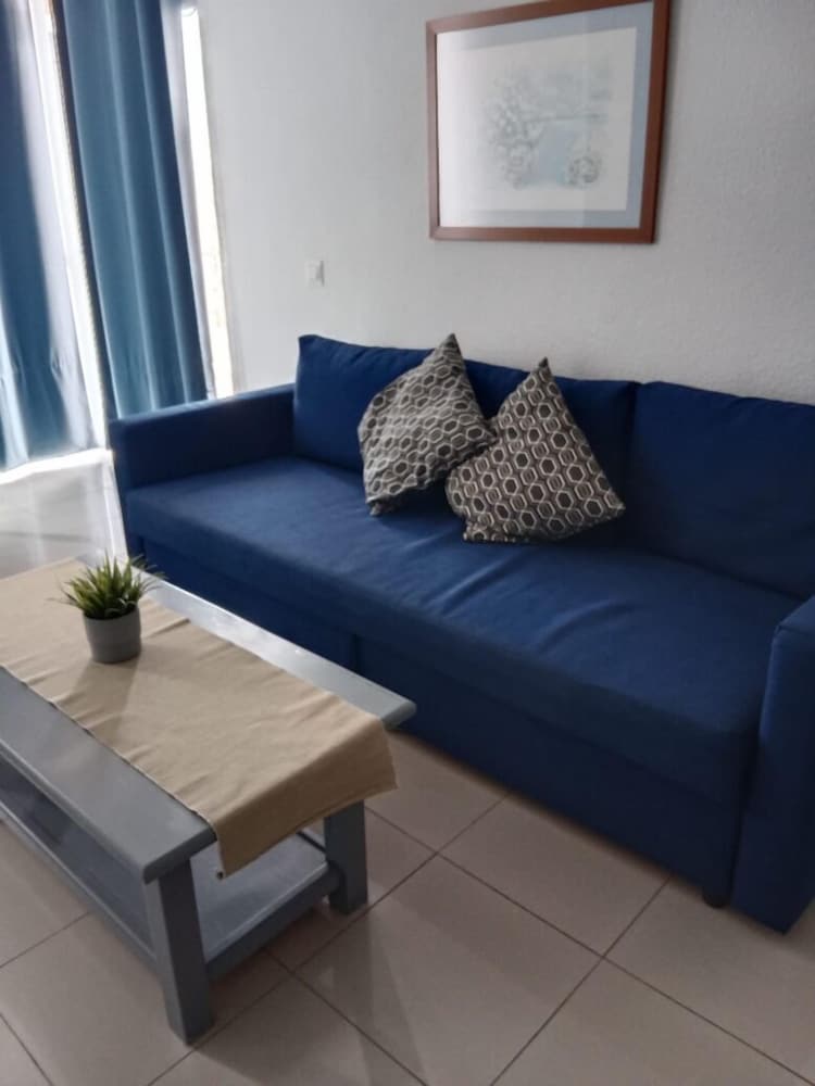 El Velero Apartments 10/26