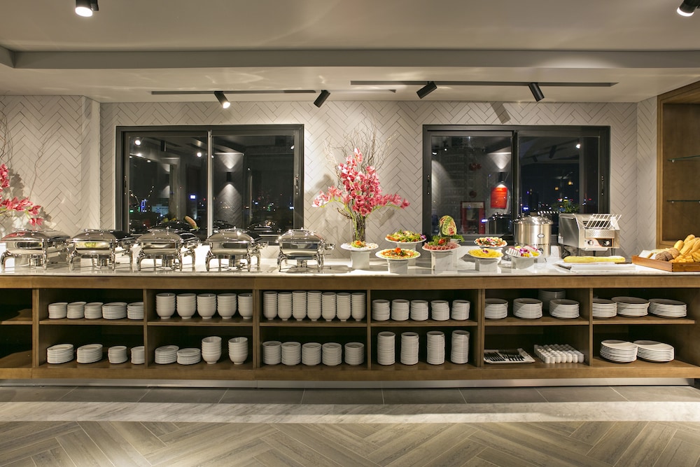 Avora Boutique Hotel 33/44