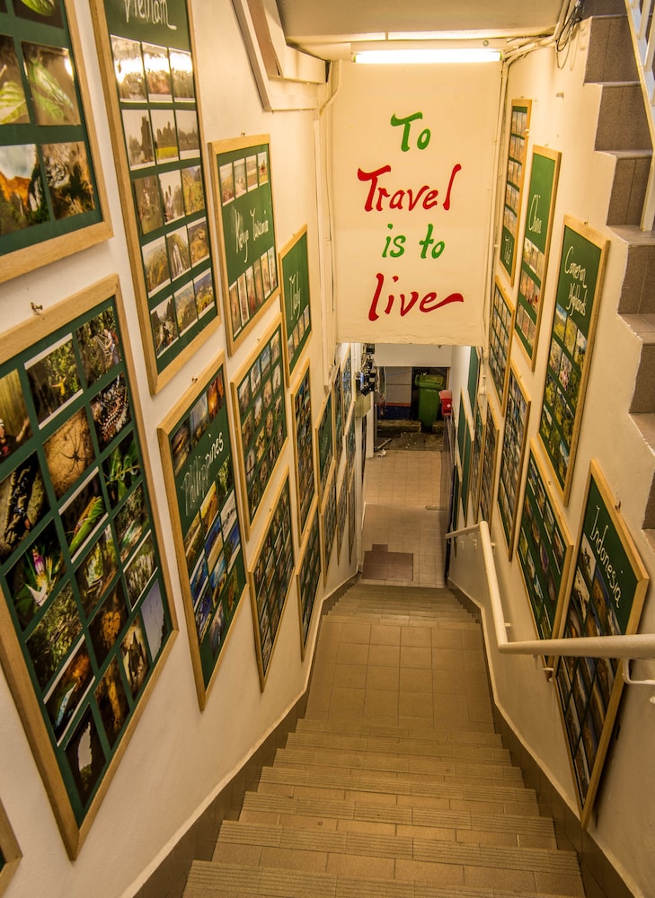 Traveller Bunker Hostel 28/45