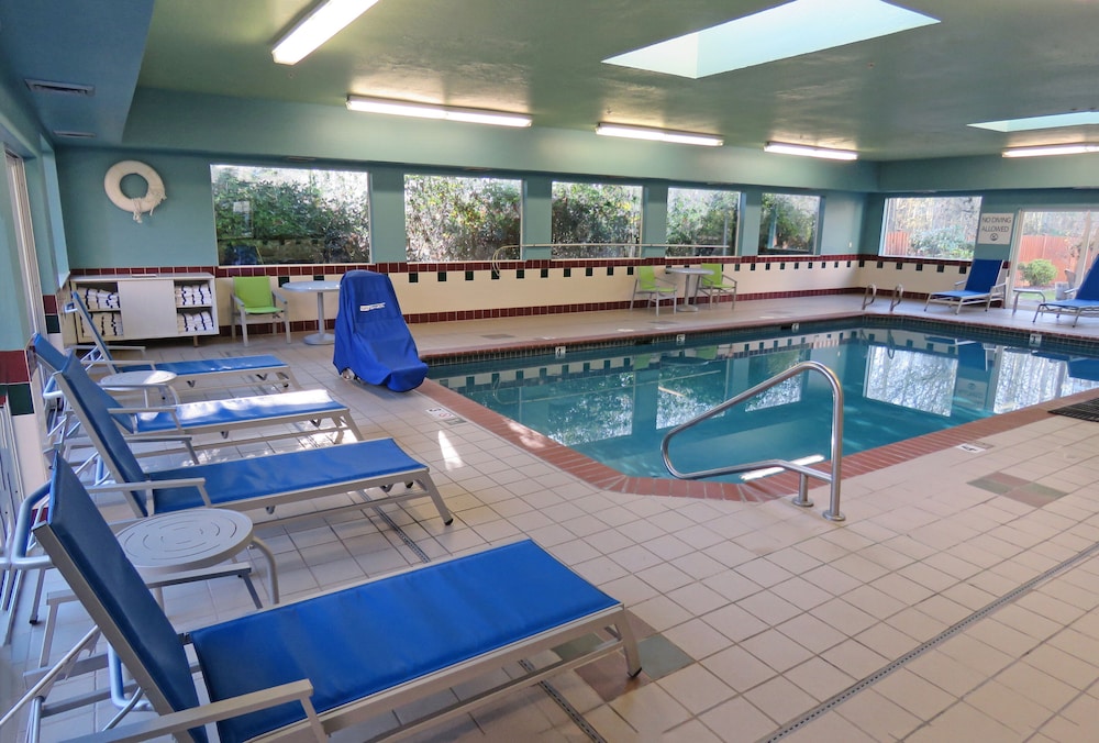 Best Western Plus Burlington - Skagit Valley Inn 33/55