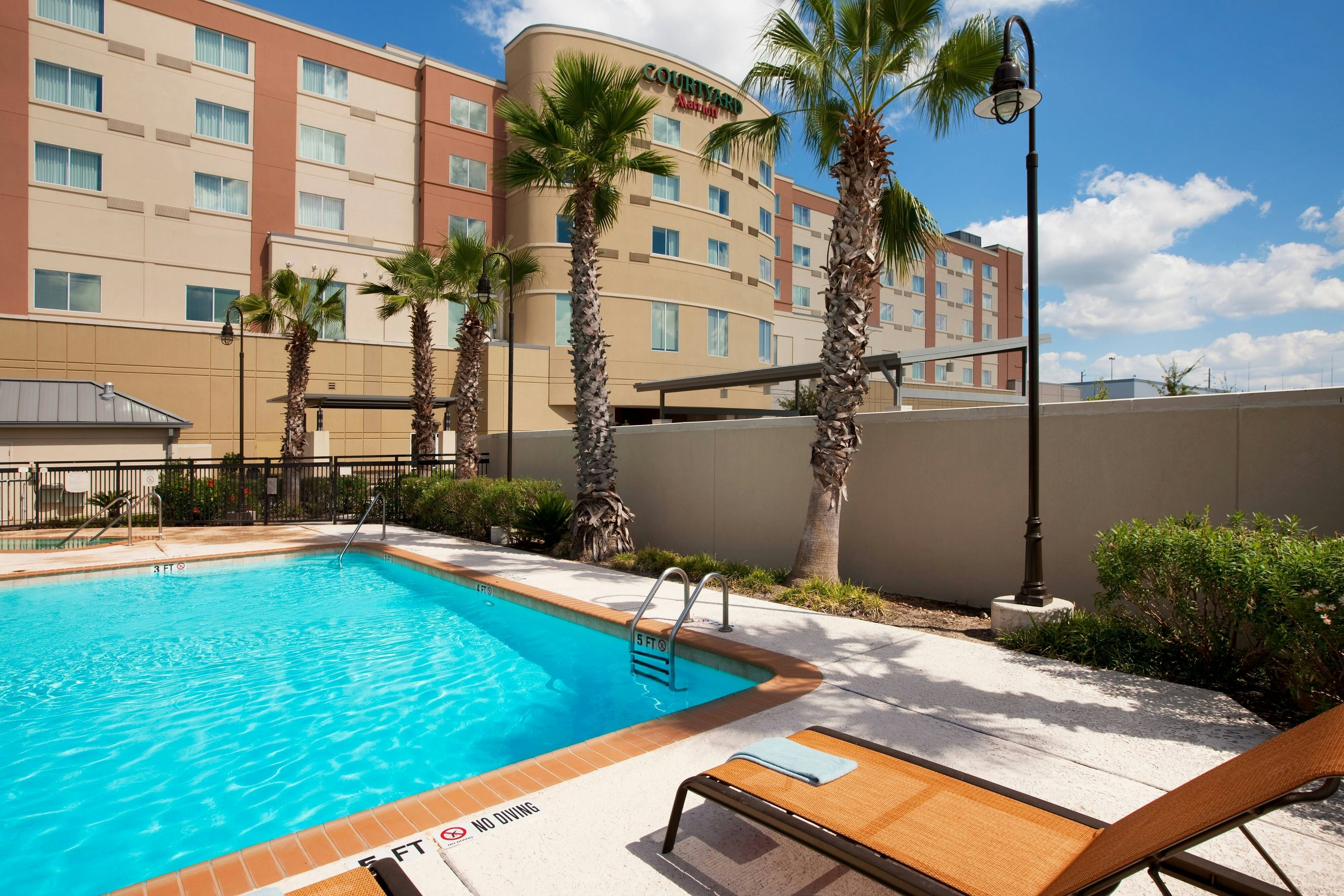 Courtyard Houston Pearland 23/23