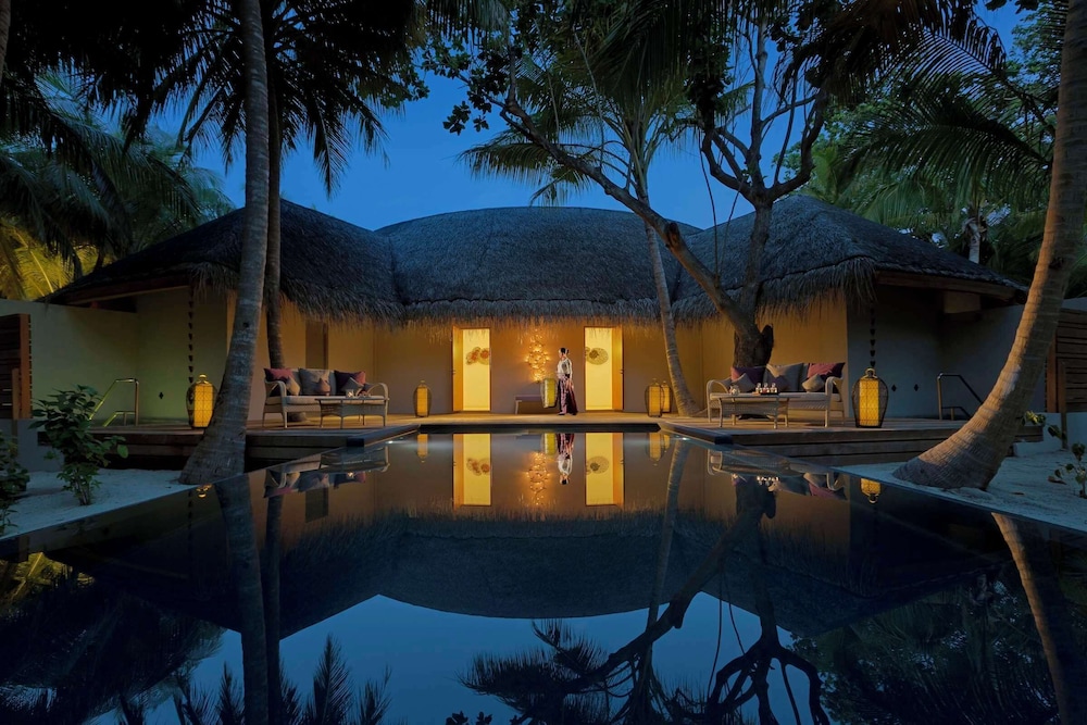 Dusit Thani Maldives in Mudhdhoo