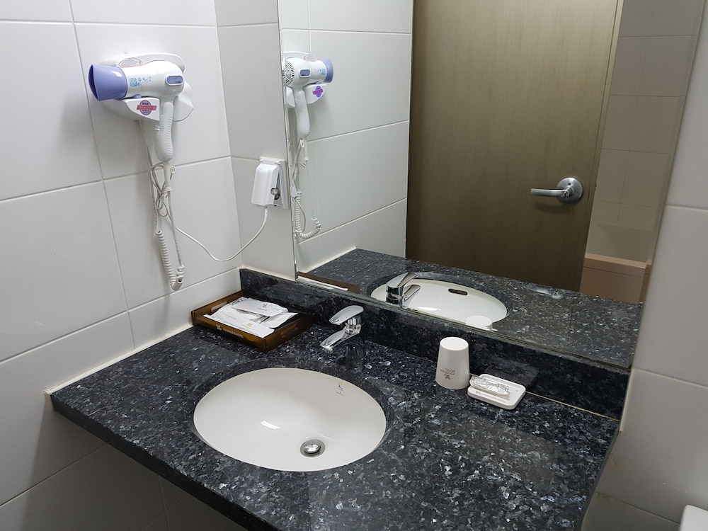 Yeongbin Hotel Youngbin Hotel 30/33