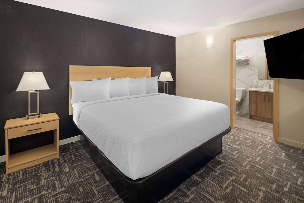 Baymont by Wyndham West Edmonton 30/50