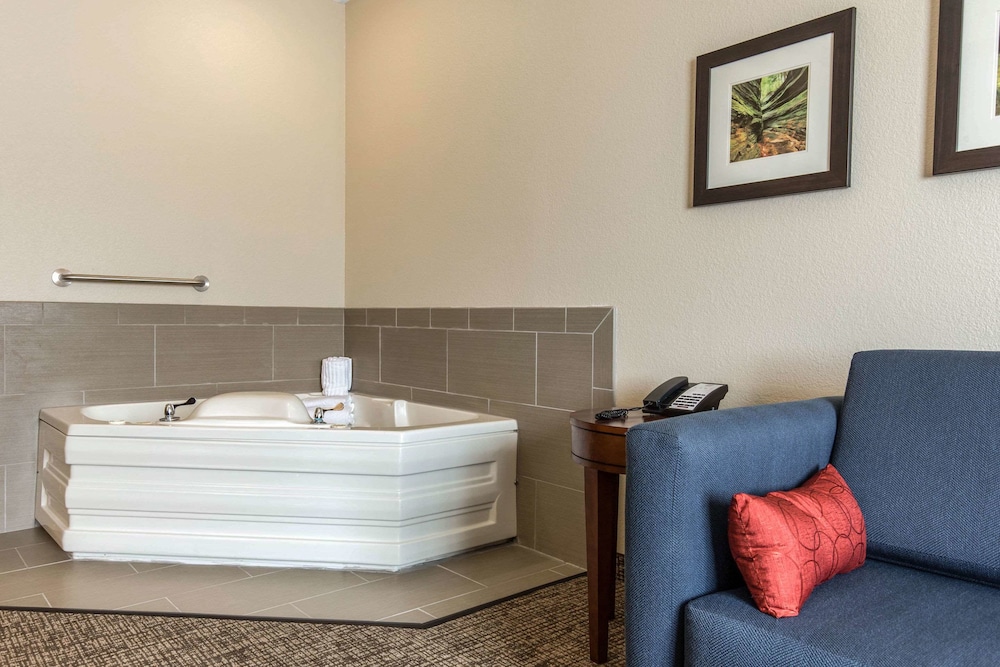 Comfort Inn La Porte, IN 12/26