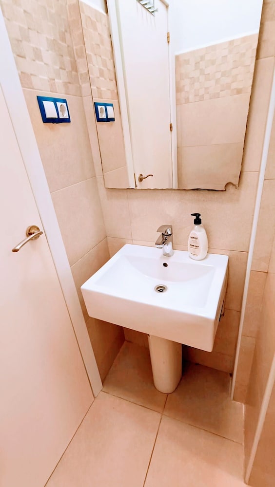 Hostal estudios 48/48