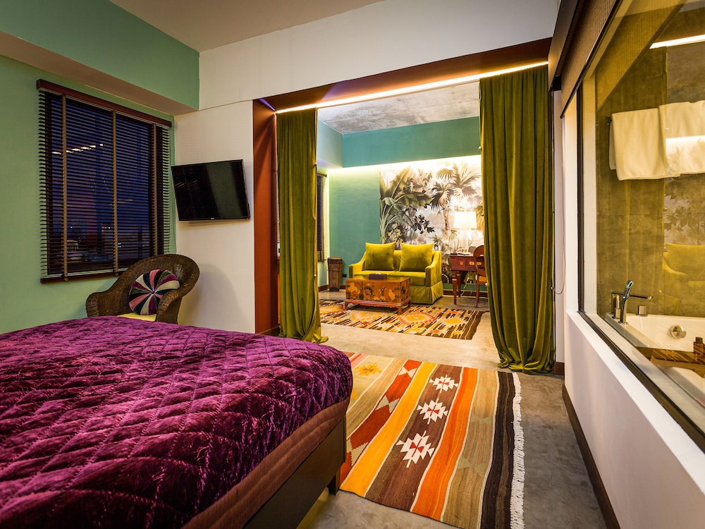 Lao Poet Hotel 26/71