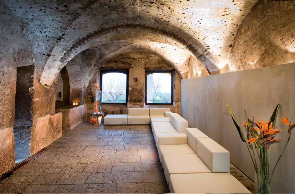 Zash Country Boutique Hotel 43/69
