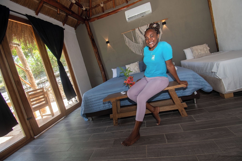 Santuario Beach Hostel 30/48