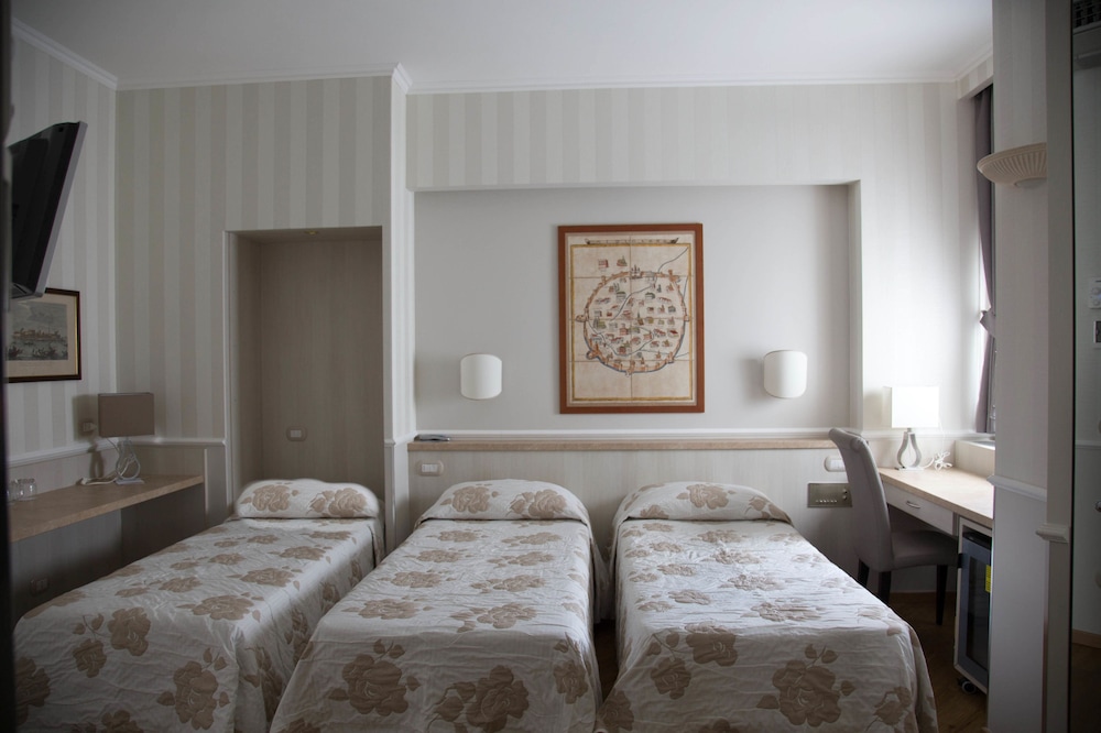 Flora Hotel Milan 23/49