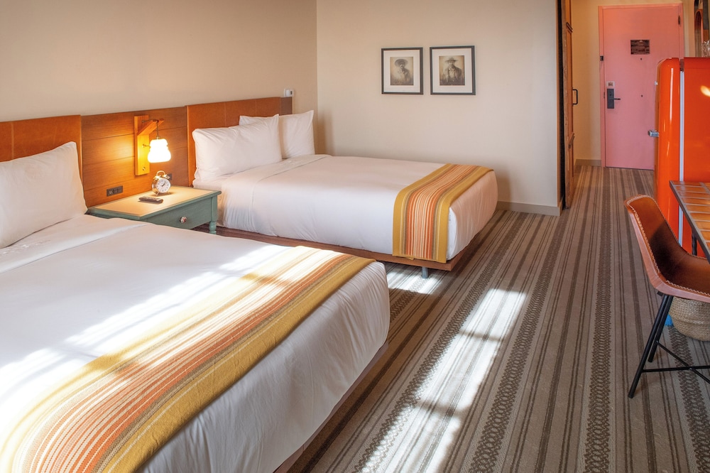 CLASSIC, 2 DOUBLE BEDS