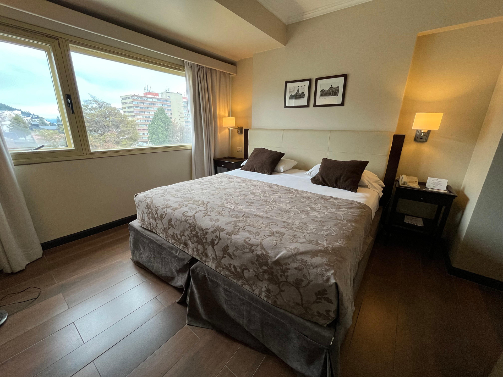 Room, Quadruple
