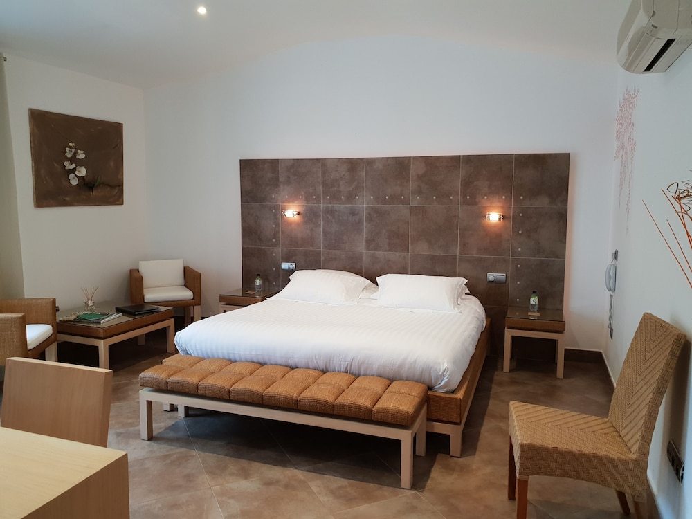 Private Hotel 15/50