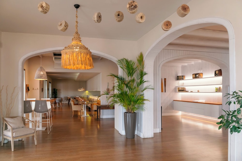 Llaut Boutique Hotel 3/50