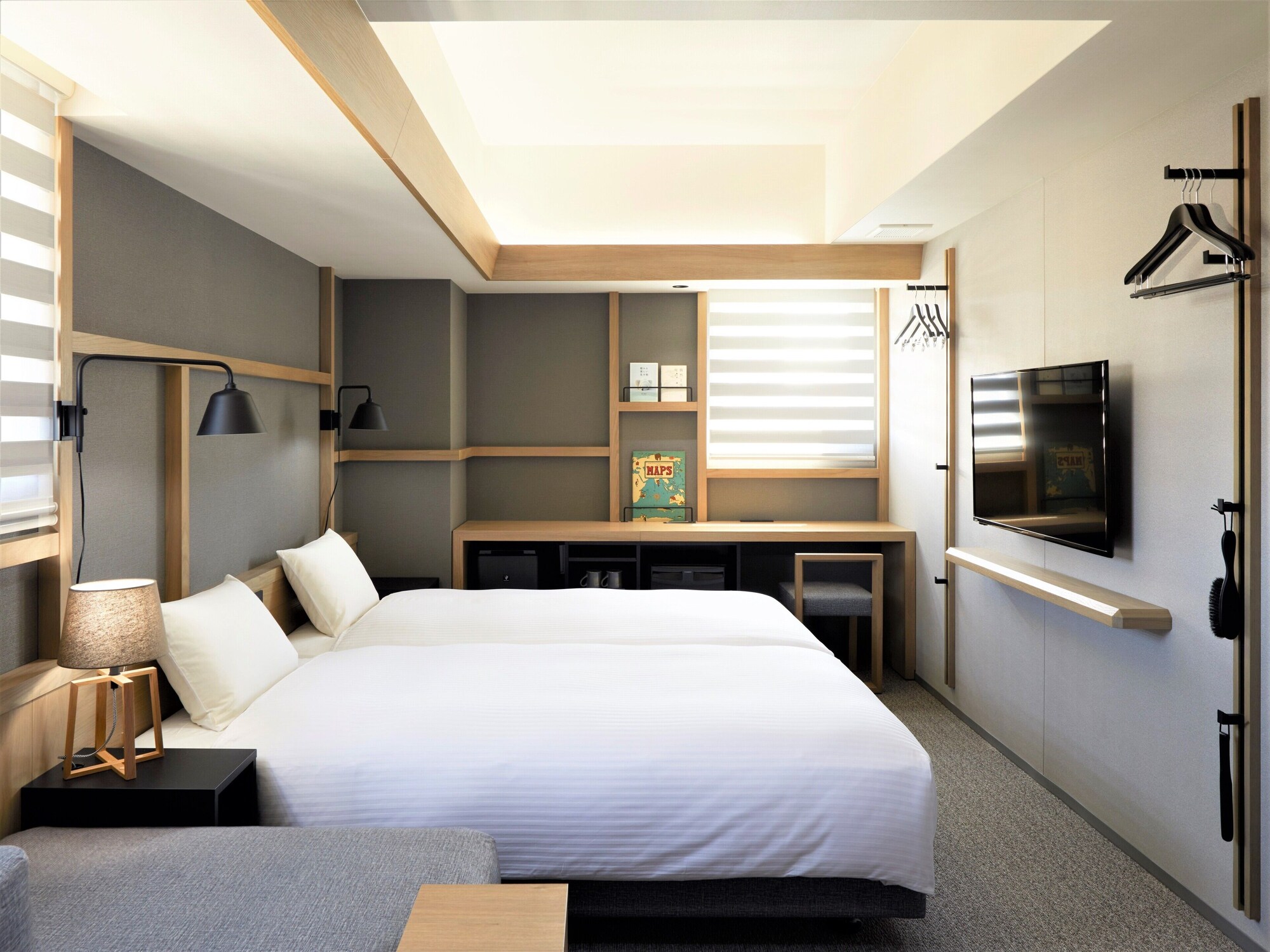 MODERATE, TWIN BEDS