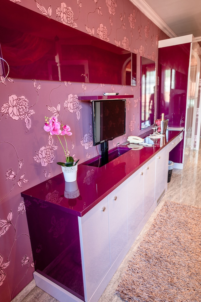 Erzsebet Hotel 6/46
