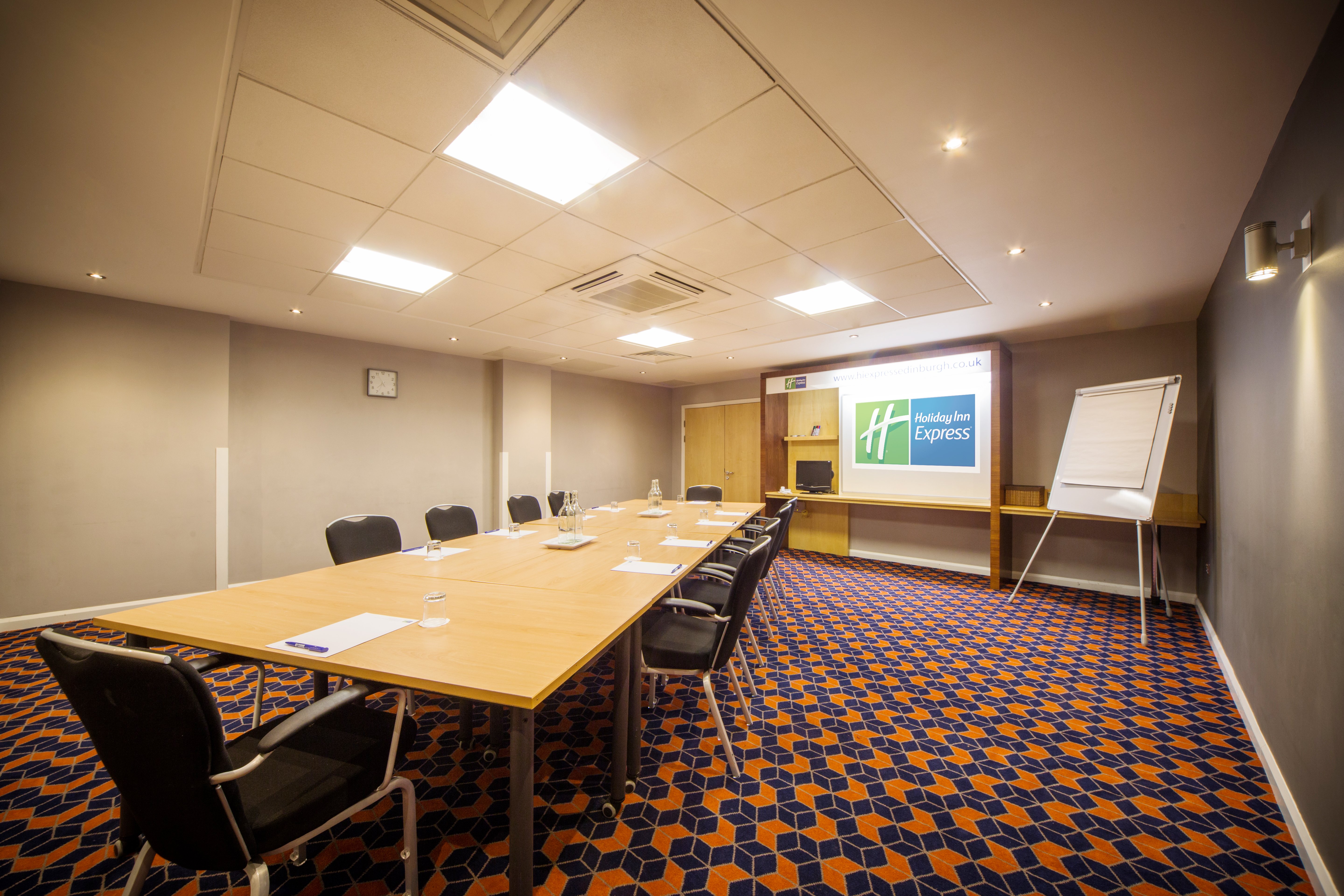 Holiday Inn Express Edinburgh Royal Mile 61/77