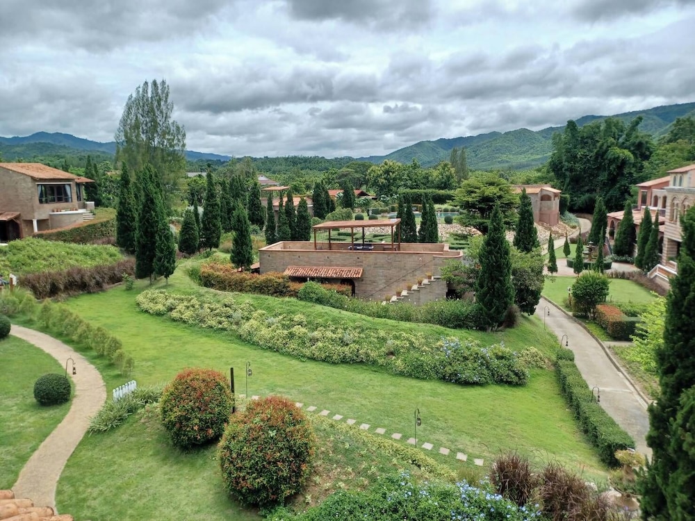 La Toscana Resort 36/50