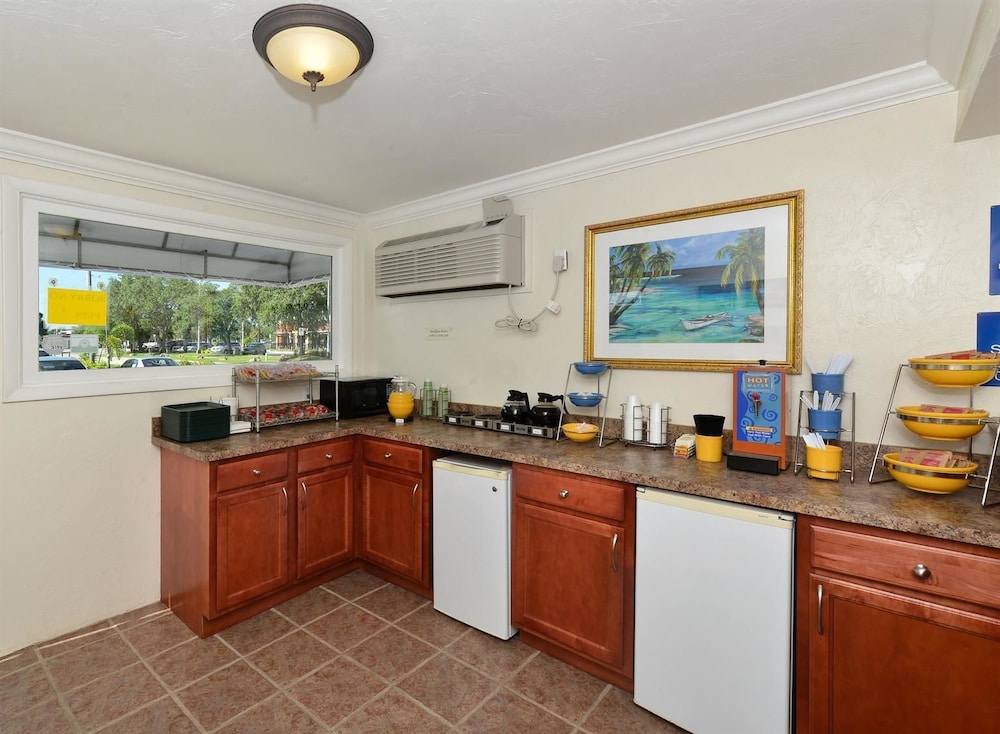 Americas Best Value Inn Bradenton Sarasota 22/27
