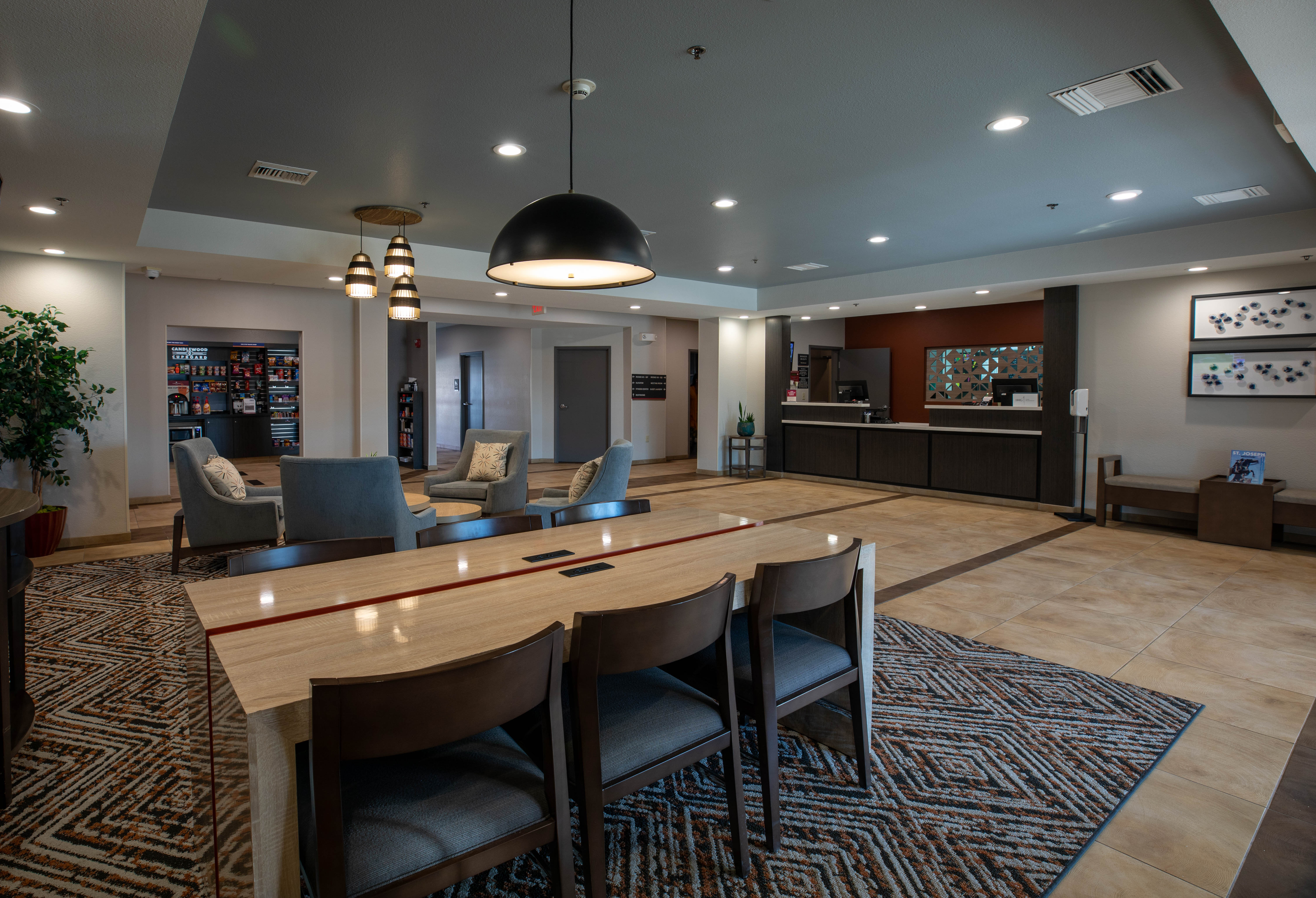 Candlewood Suites St. Joseph 40/54