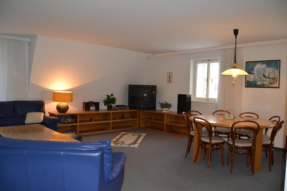 Apartments Holiday Pec 13/28