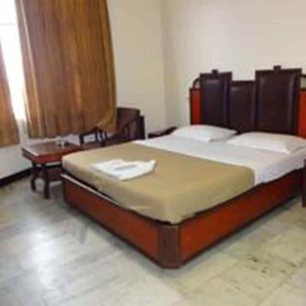 Standard, Double Bed