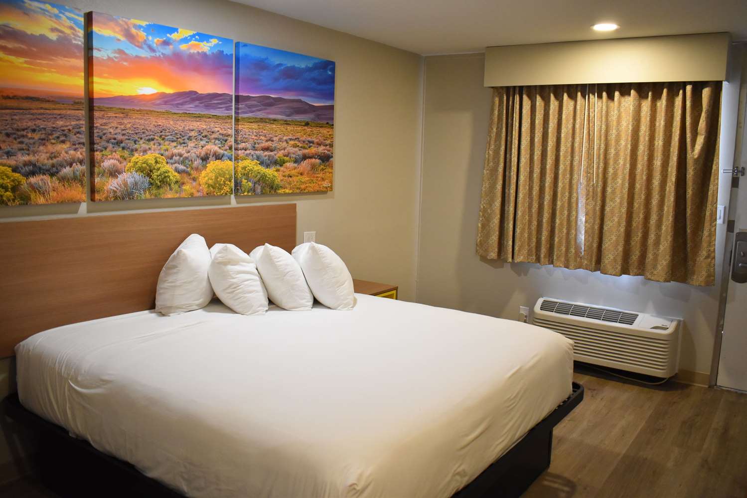 Days Inn by Wyndham San Antonio Alamo/Riverwalk 12/29