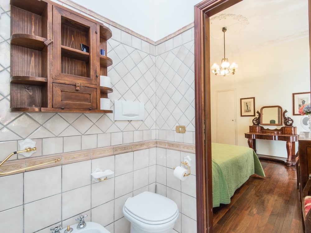 RSH Spanish Steps Luxury Apartment 35/44