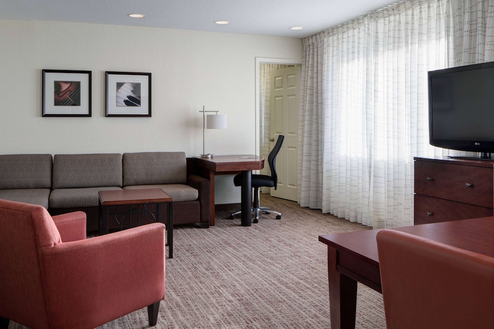 Sonesta ES Suites Dallas Medical Market Center 14/24