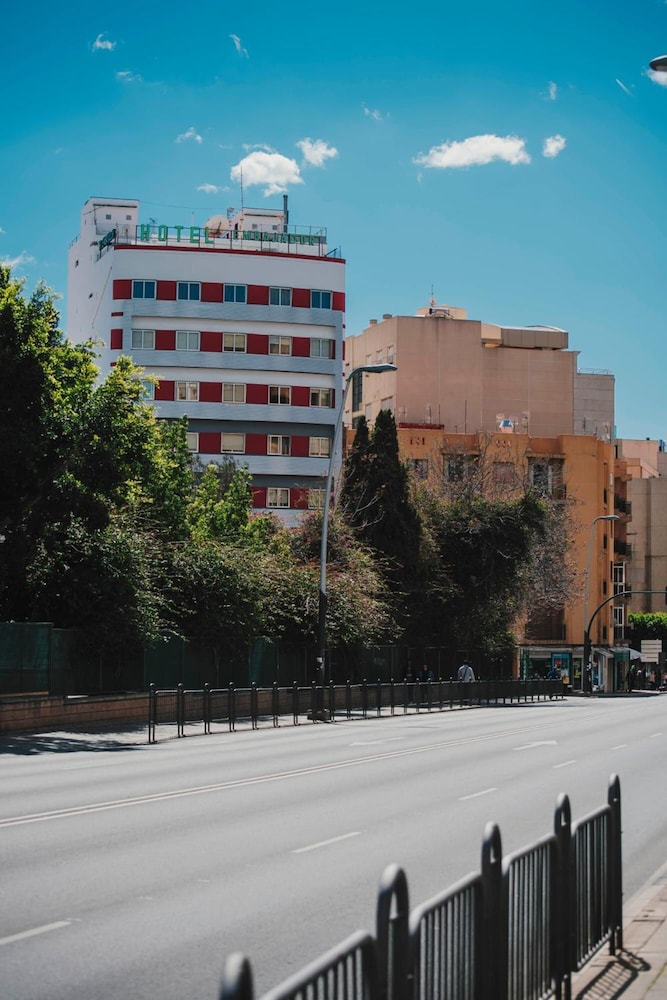Hotel Embajador 4/42