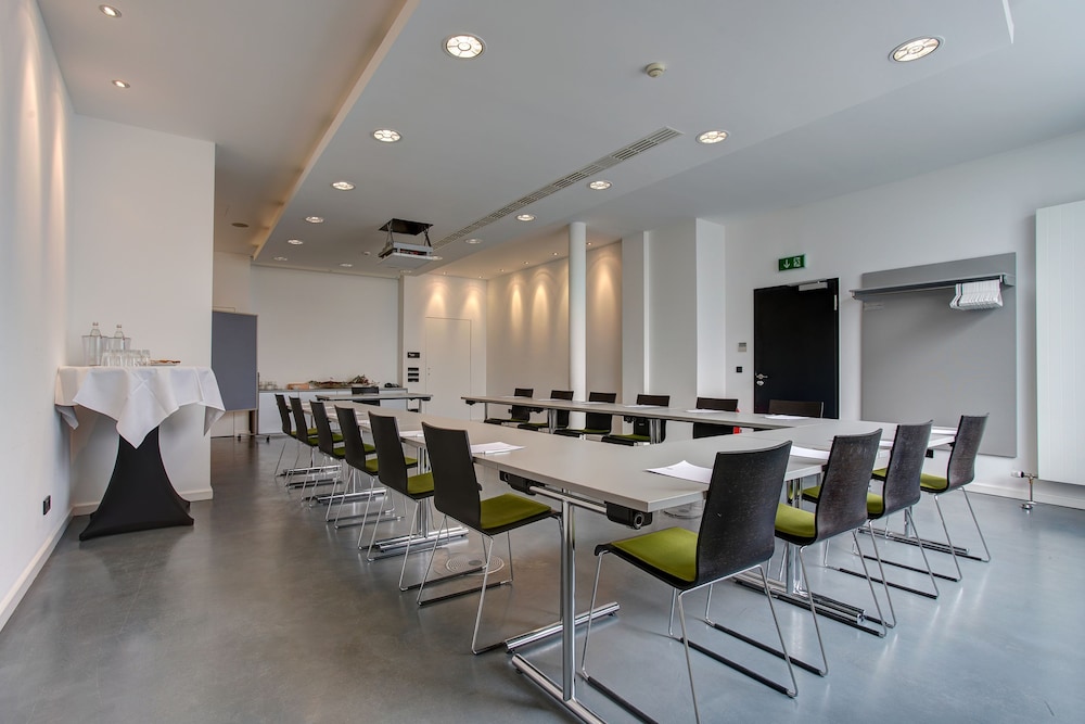 Premier Inn Cologne City Centre hotel 40/50