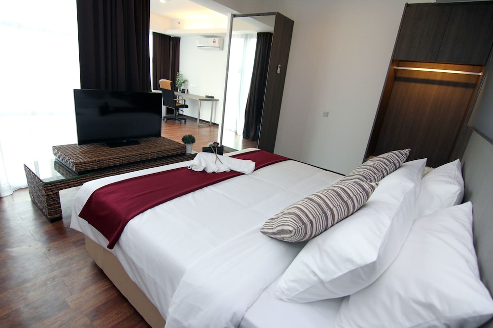 Nexus Regency Suites & Hotel 7/69