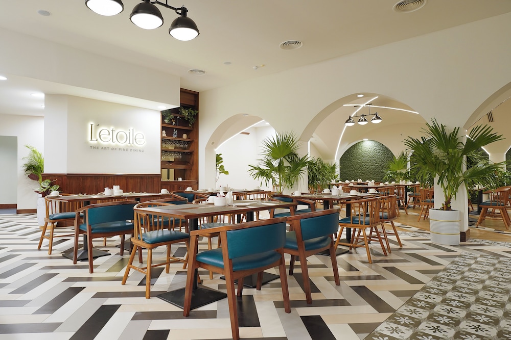 restaurant cafeteria
