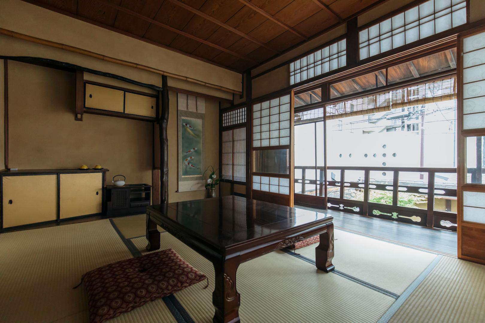 Japanese, Tsuki, Twin Beds