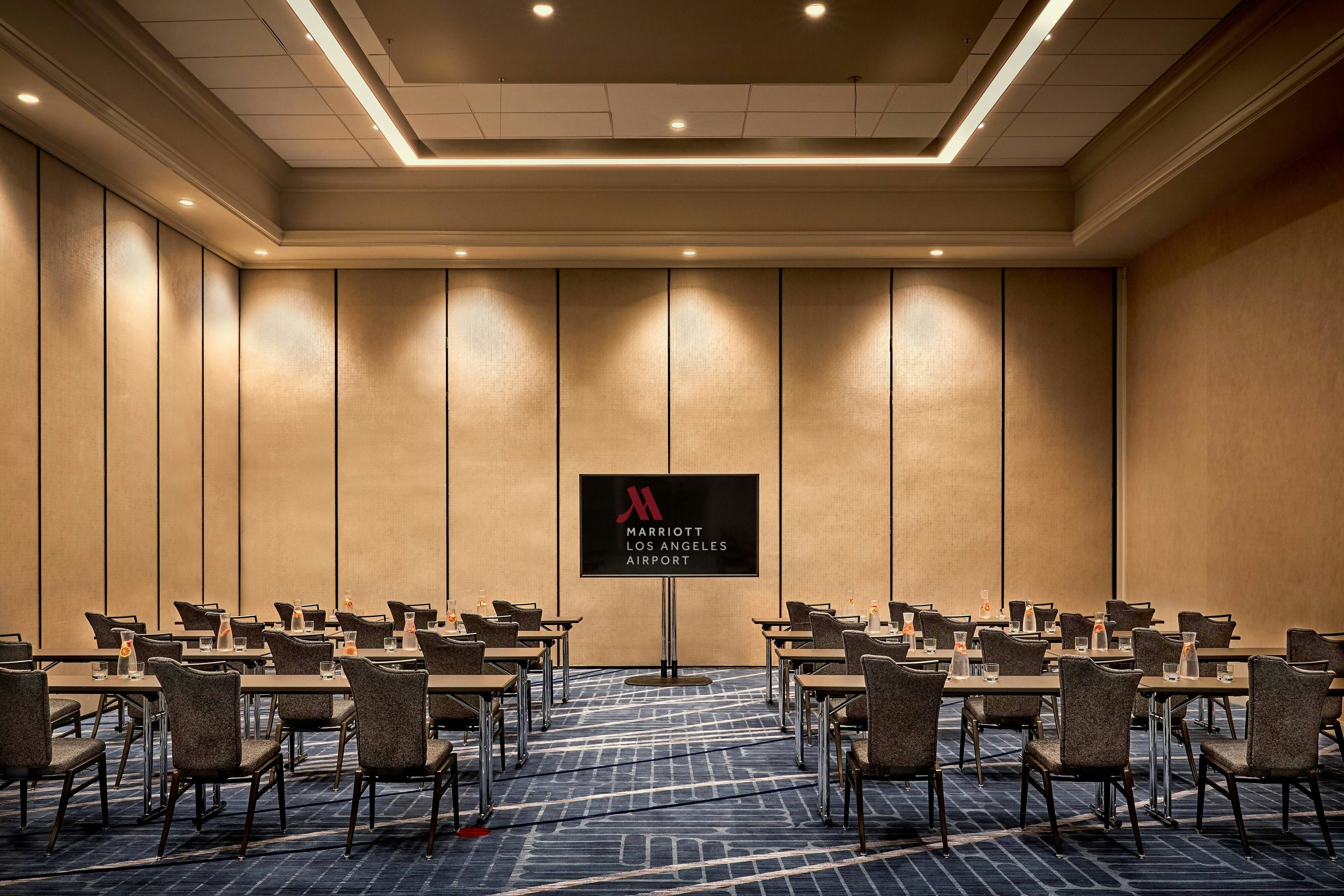Marriott Los Angeles Airport 66/77