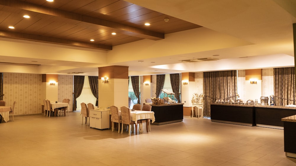 MOX Hotel 25/50