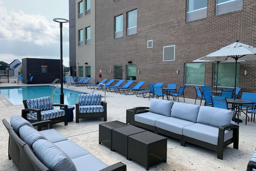 La Quinta Inn and Suites by Wyndham Round Rock East 29/43