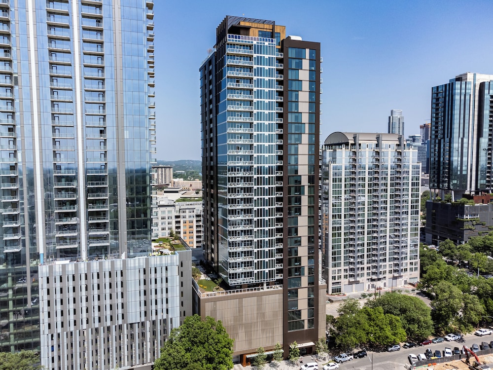 Austin Condo Hotel 41/49