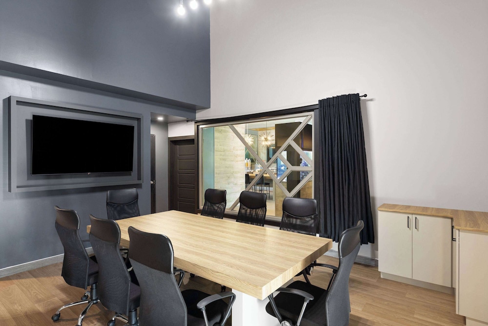 Travelodge by Wyndham Roberval 30/40