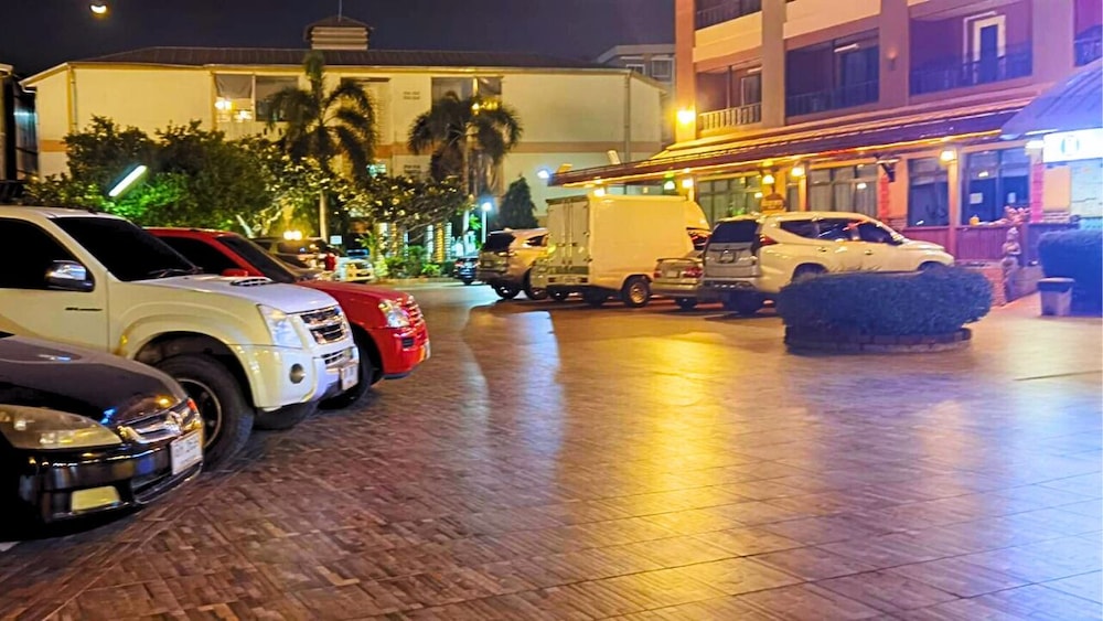 Rayong Lanna Hotel 50/56