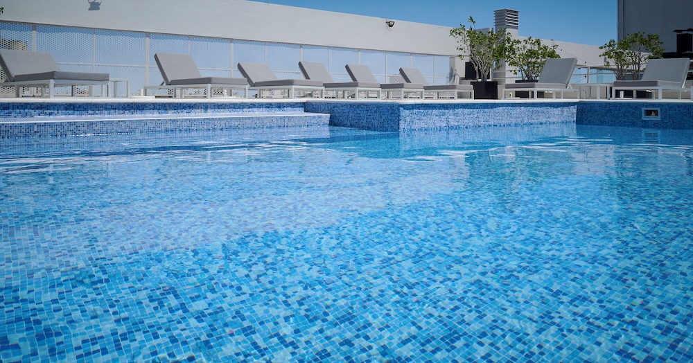 Plaza Real Suites Hotel 58/59