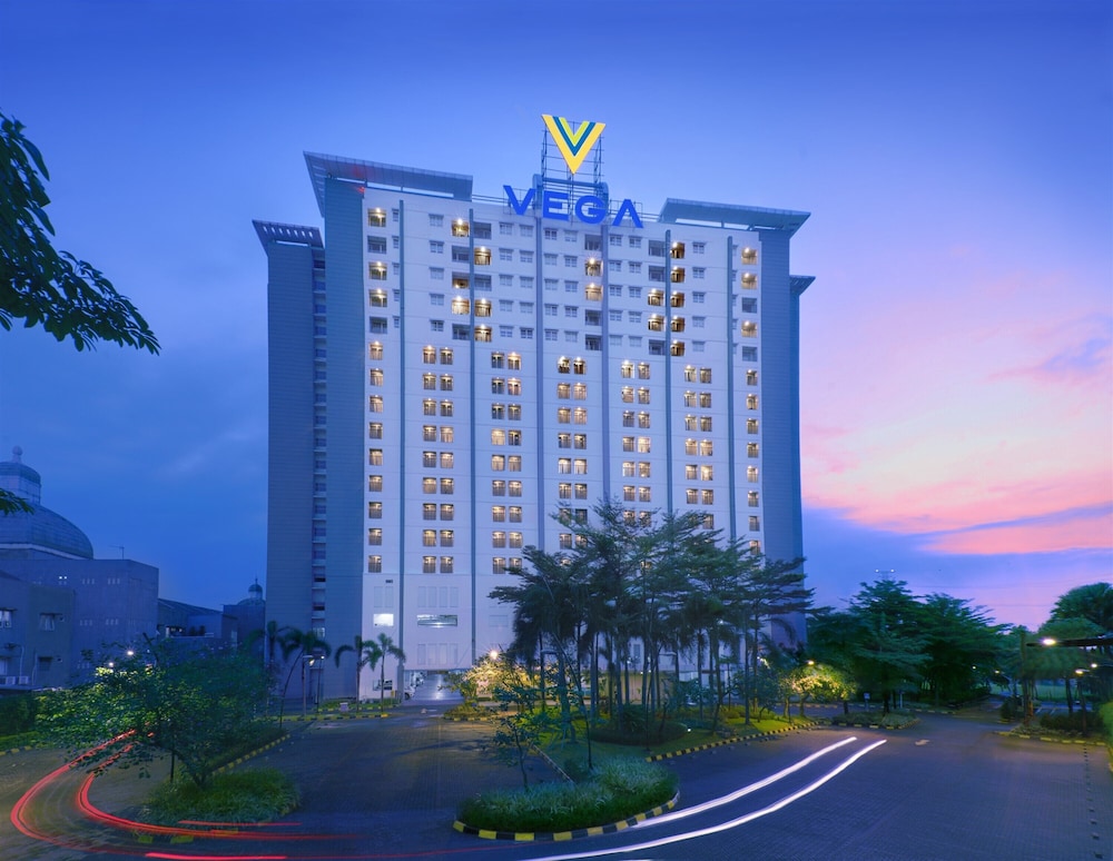 Vega Hotel Gading Serpong 2/65