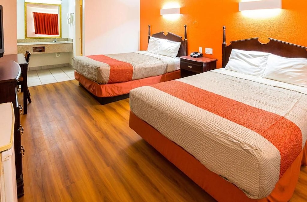 Motel6 Red Oak, TX - Dallas 6/37