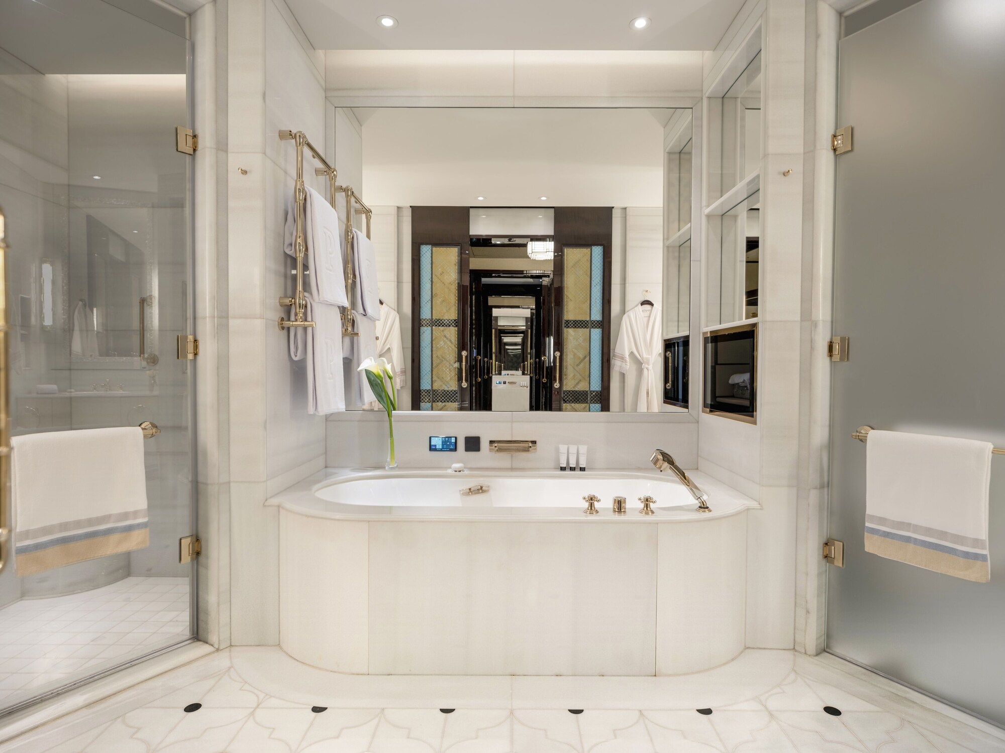 Grand, Bosphorus, Deluxe, 2 Double Beds، The Peninsula Istanbul 6/8
